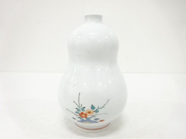  酒井田柿右衛門造　錦　梅鳥文　花生